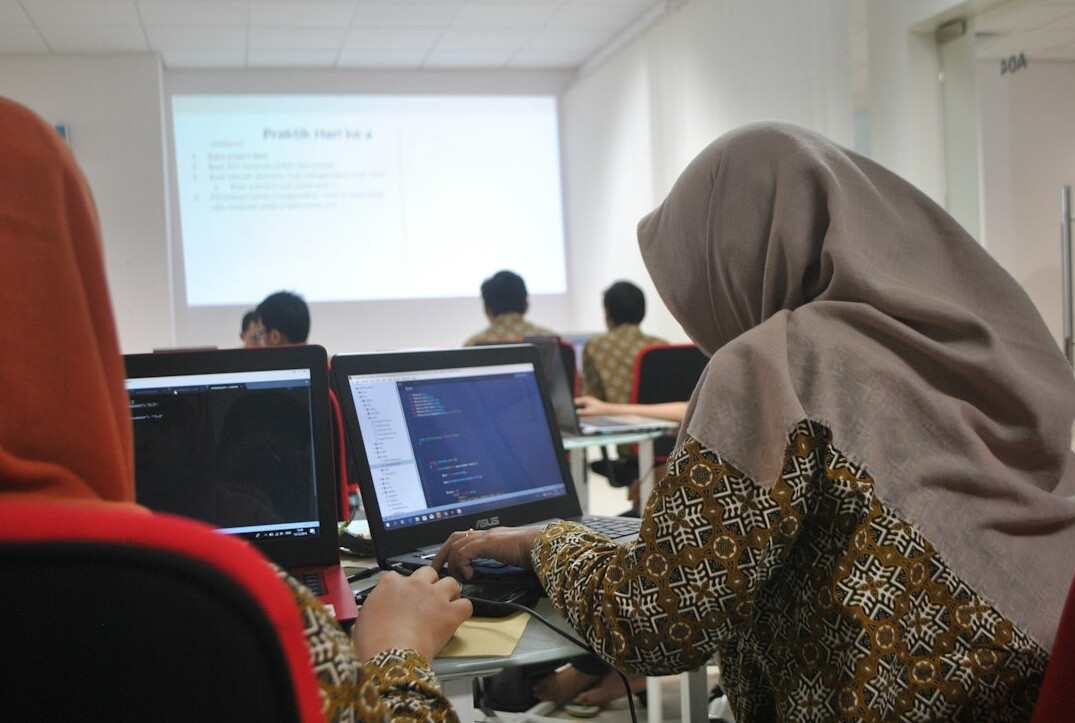croatian students in coding class